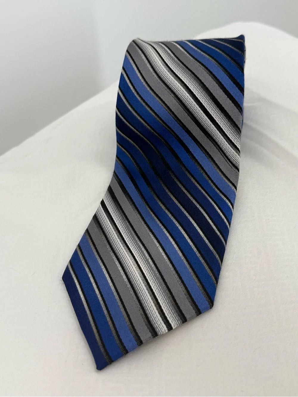 Van Heusen silk Blue and Gray Diagonal Striped Tie